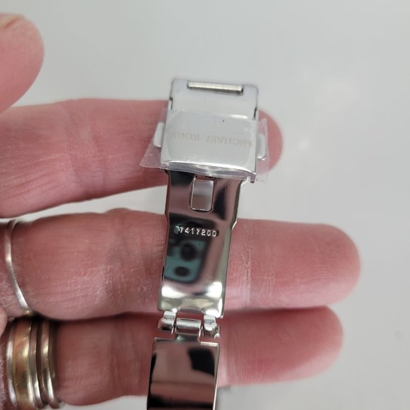 Michael Kors Womens MK7263 Bradshaw Stainless Steel Chronograph Watch - Picture 8 of 11